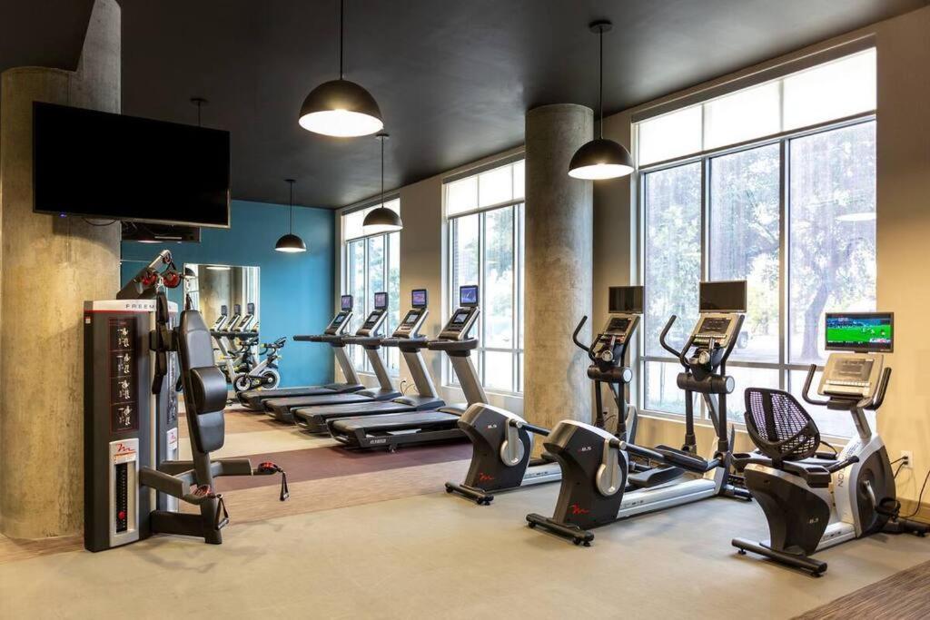 Luxury Apartment Close To Everything W Free Parking 5 Houston Eksteriør billede