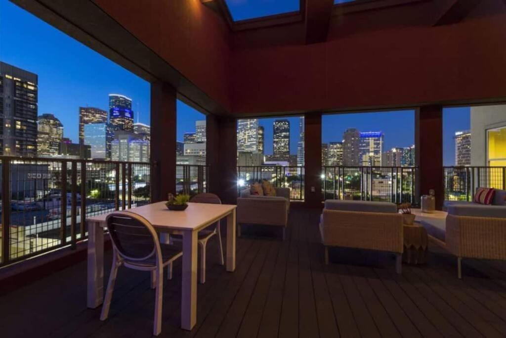 Luxury Apartment Close To Everything W Free Parking 5 Houston Eksteriør billede